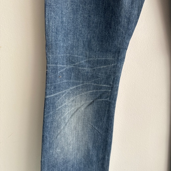 Victoria’s Secret low rise destructed finish jeans - like new Sz 4 - Picture 6 of 8